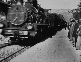 L'arrivée d'un train en gare de La Ciotat